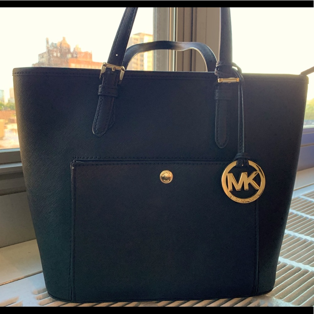 Like New Michael Kors Purse